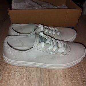 New Keds Breezies Canvas Lace Up